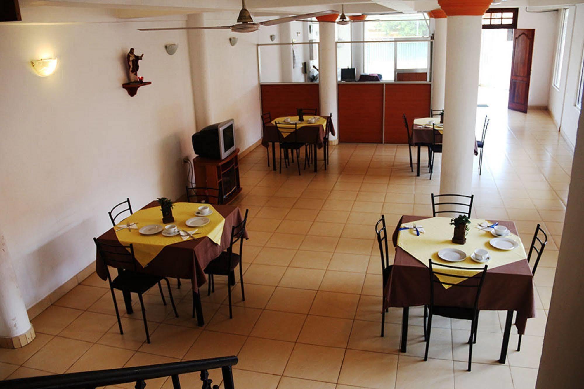 Hotel Red Rose Negombo Exterior foto