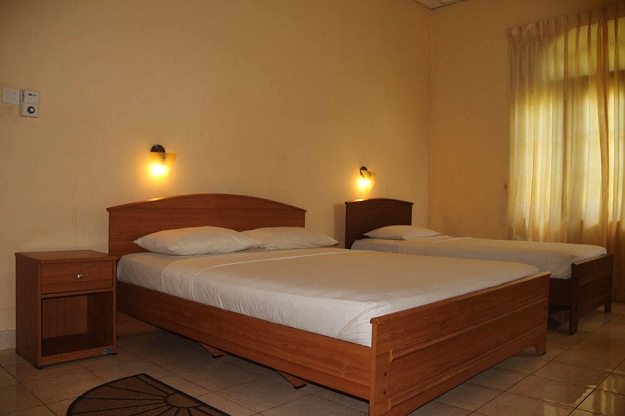 Hotel Red Rose Negombo Exterior foto