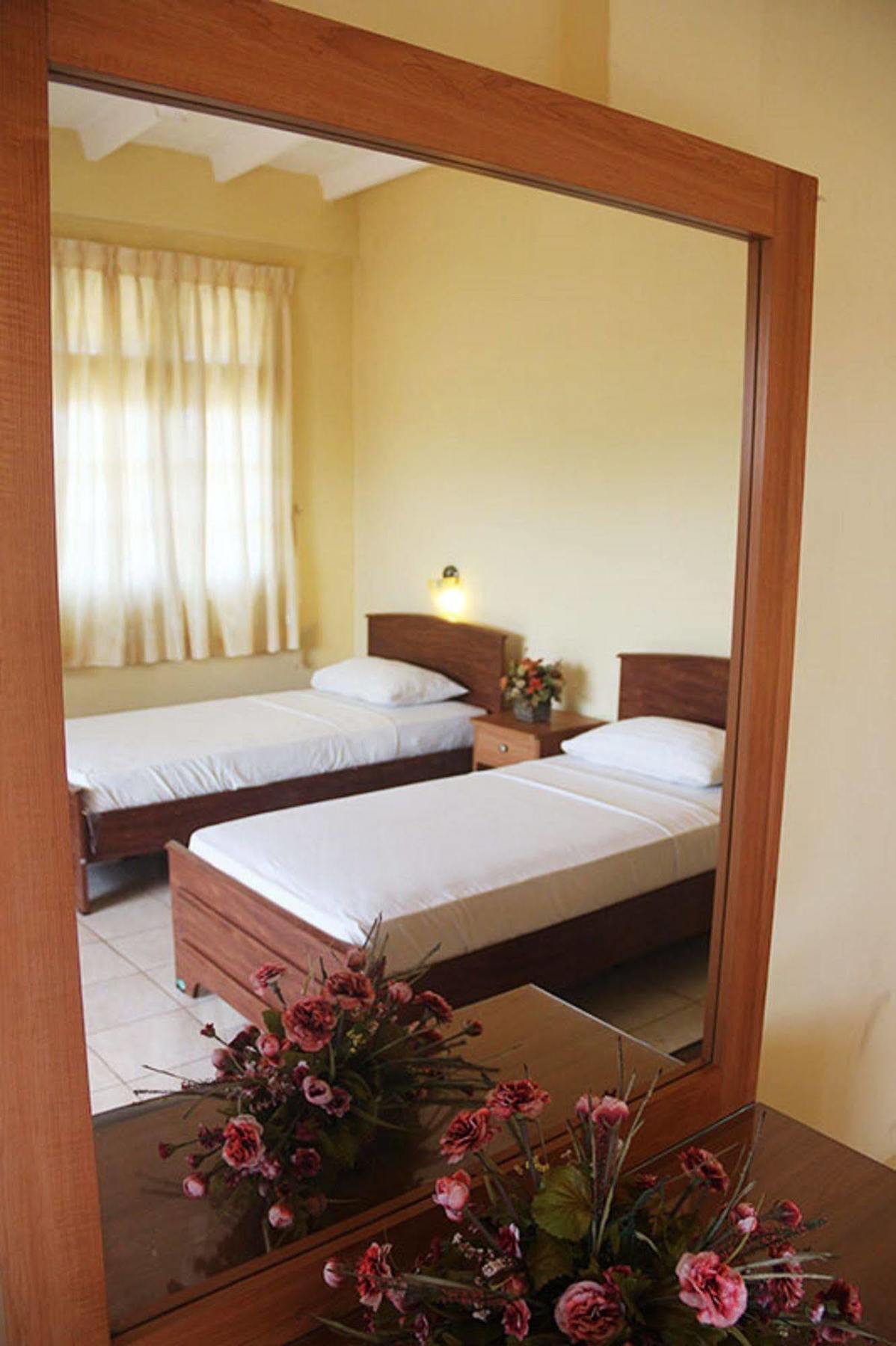 Hotel Red Rose Negombo Exterior foto