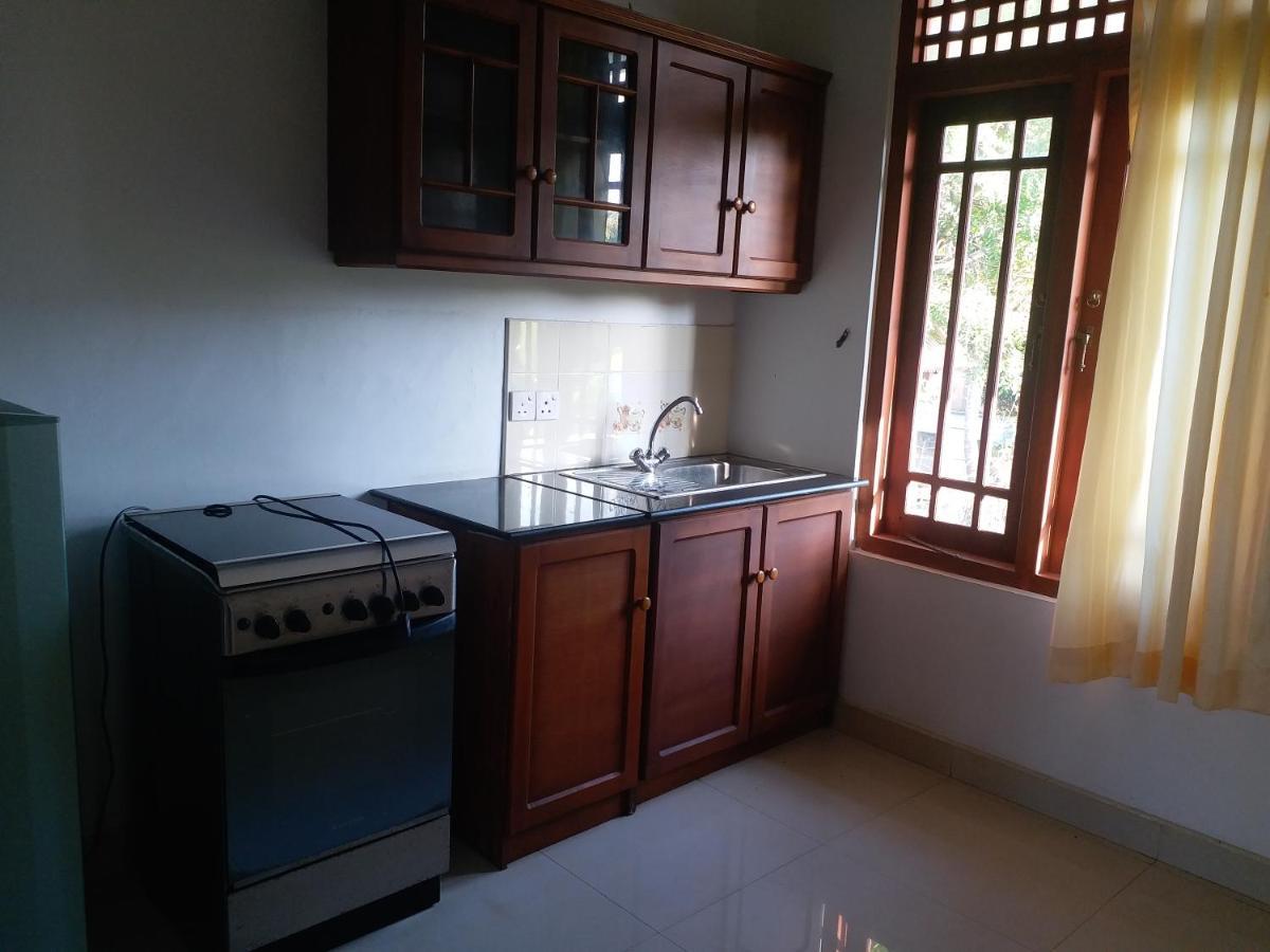 Hotel Red Rose Negombo Exterior foto